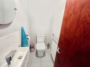 Guest wc- click for photo gallery
